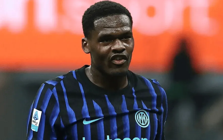 江南体育APP-记者：邦尼小腿挛缩，最快周三或周四回归合练备战米兰德比