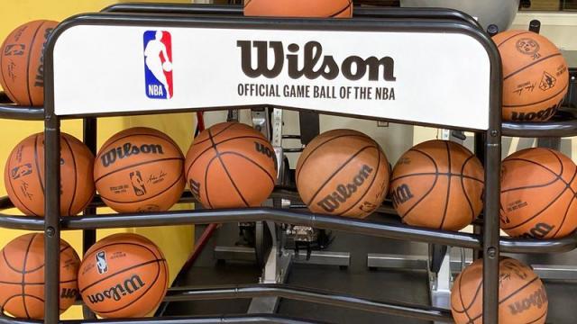 NBA换球感觉如何？邓罗：新球更黏 我还没完全适应